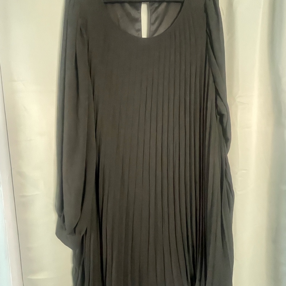 Elegant Black Pleated Dress with Mesh Sleeves - Torrid